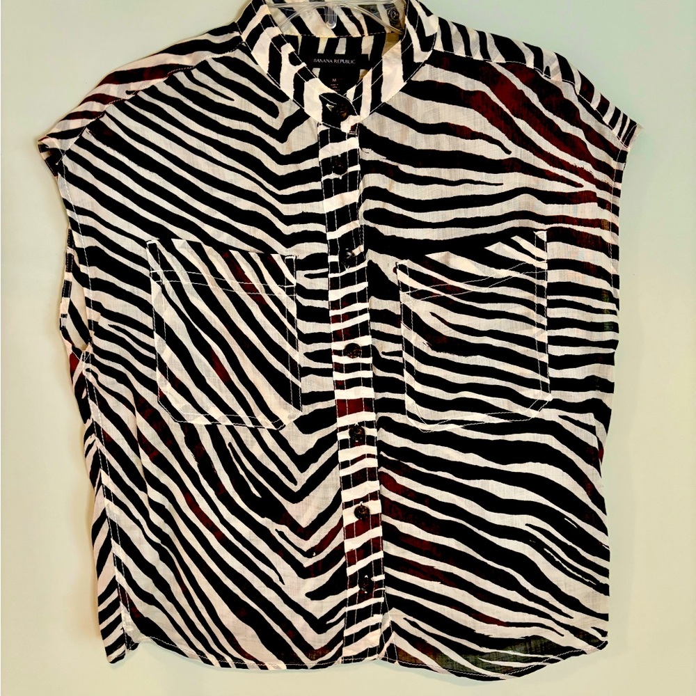 Women’s Banana Republic zebra – striped blouse